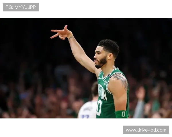 布朗单打效率超塔图姆，挡拆制造更多空位