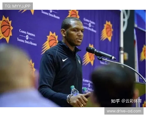 奥拉迪波挡拆拉开空间，牵制约基奇改变节奏