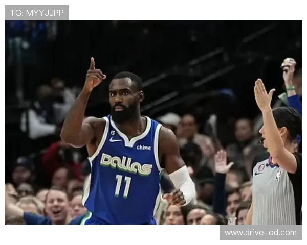 哈达威无球跑动制造错位，改变对手防守布局