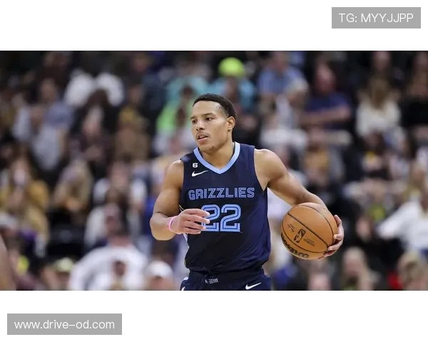 德斯蒙德·班恩三分高效出手提升球队外线空间拉开差距