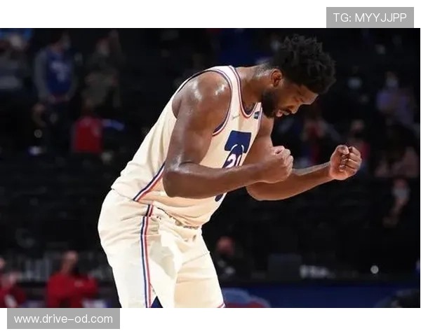 扎伊恩背打主导内线，与上赛季比效率大增